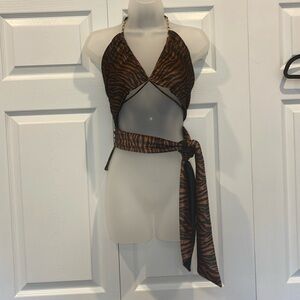 Princess polly top. Can wear it multiple ways.